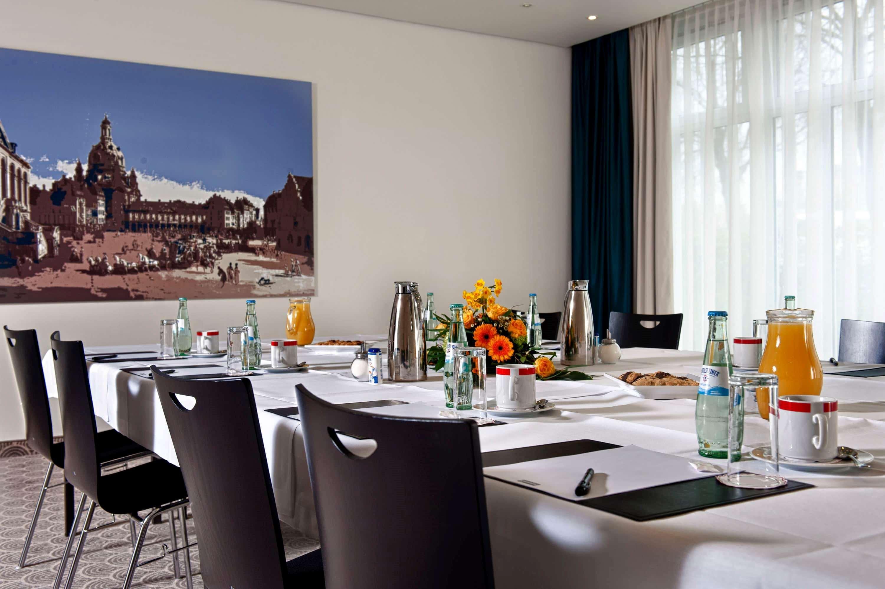 Ramada By Wyndham Dresden Hotell Eksteriør bilde