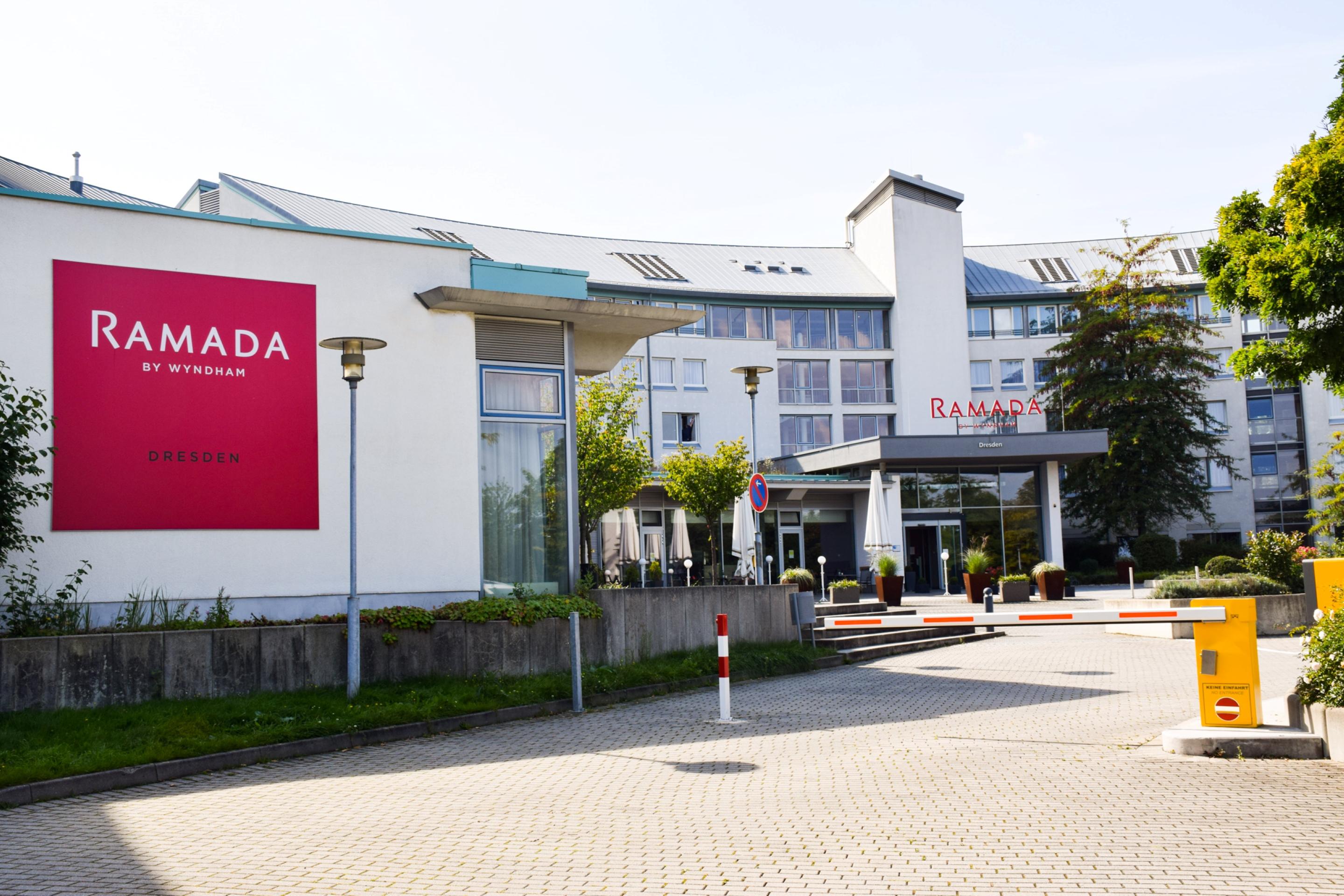 Ramada By Wyndham Dresden Hotell Eksteriør bilde